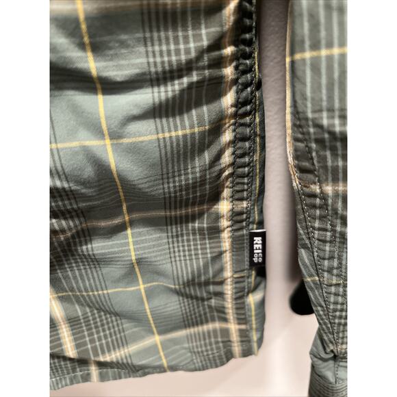 REI Men's Hiking Vented Long Sleeve Buttoned Shirt - Picture 3 of 6